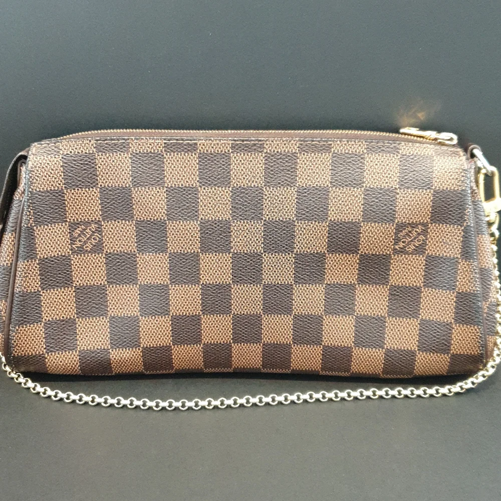 Louis Vuitton Eva Damier - Picture 13 of 15